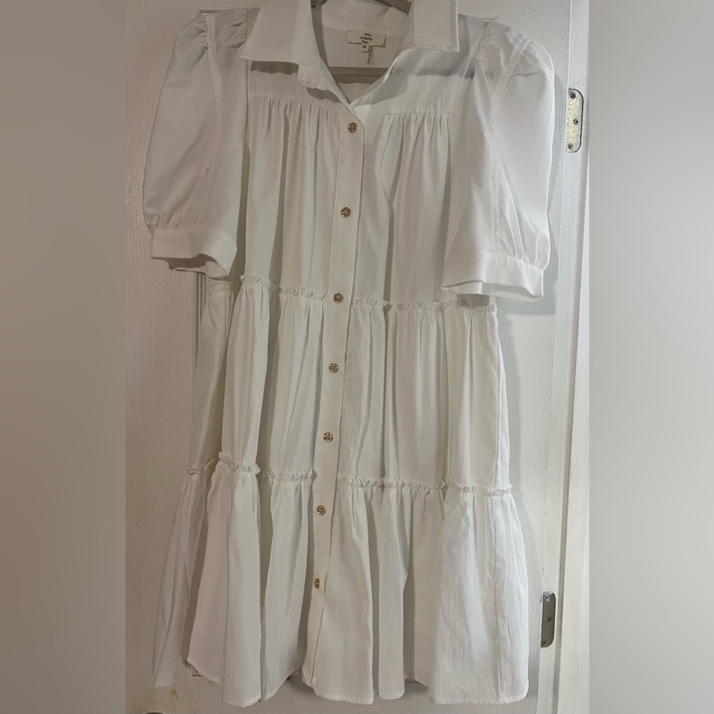 Entro white medium dress puff sleeves gold buttons boutique dress
